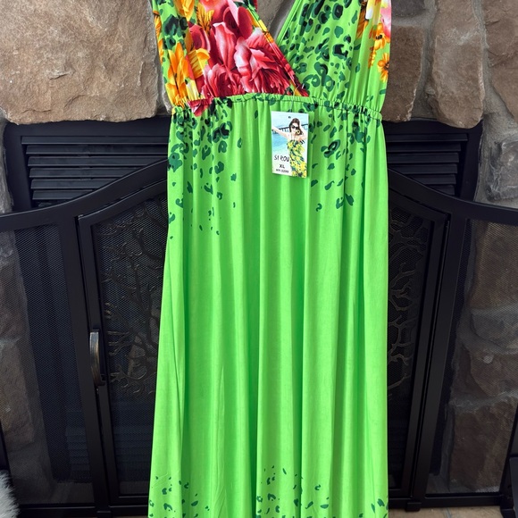 Floral Green Maxi Dress - Picture 2 of 5